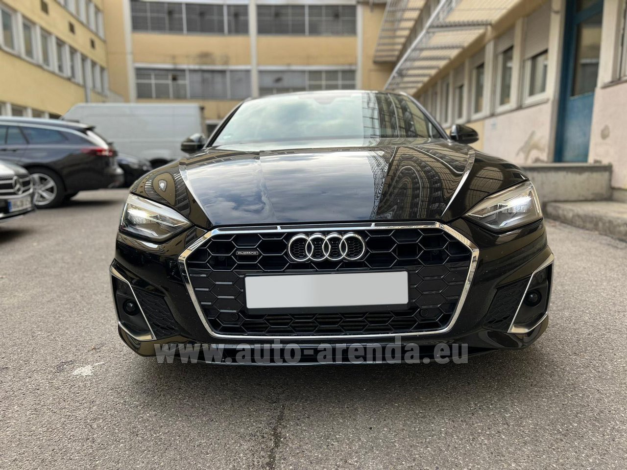 Аренда автомобиля Ауди A5 45 TFSI Quattro S-Line бензин в Тулоне