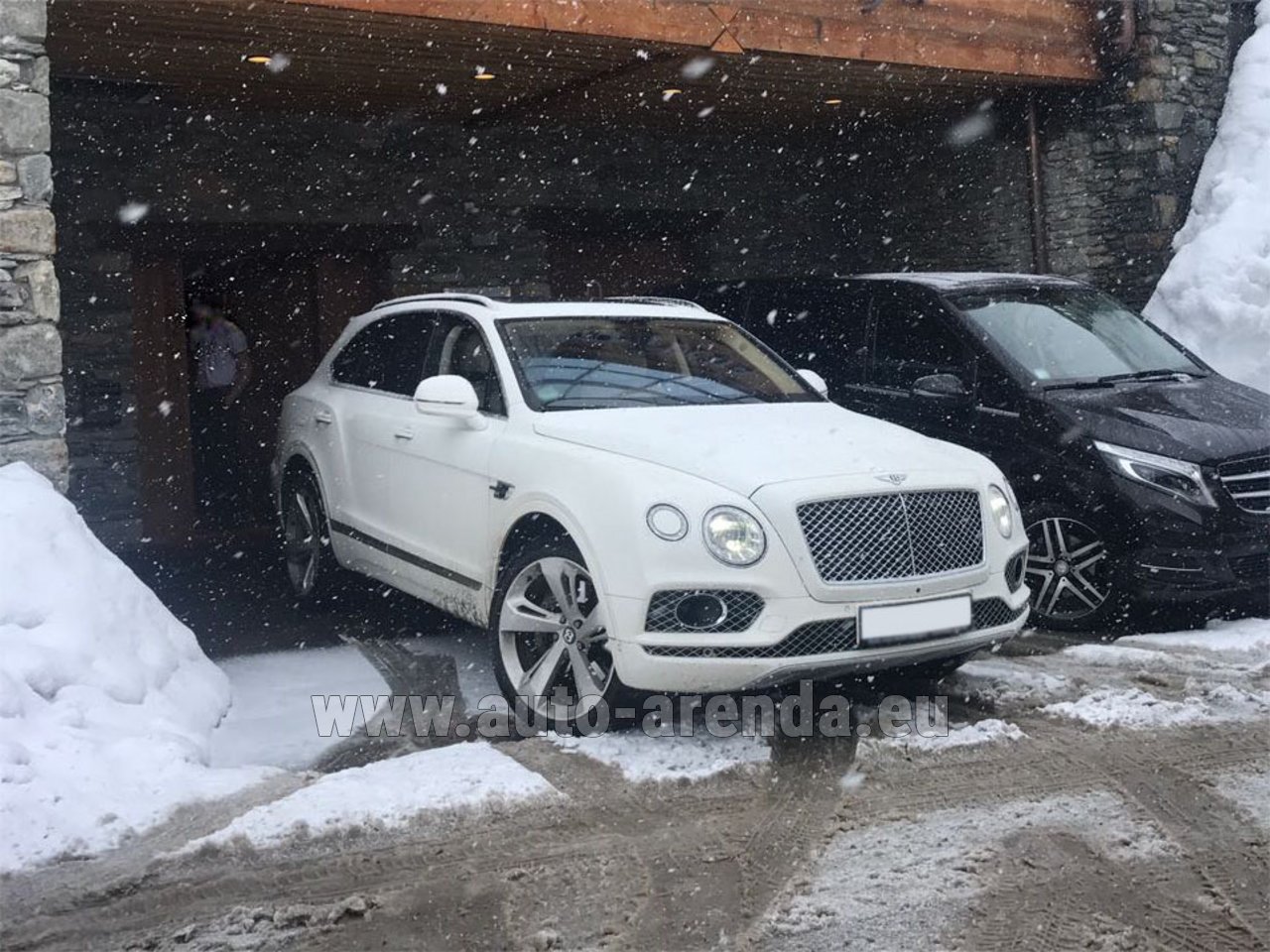 Аренда автомобиля Бентли Бентайга 6.0 litre twin turbo TSI W12 в Ле Праде