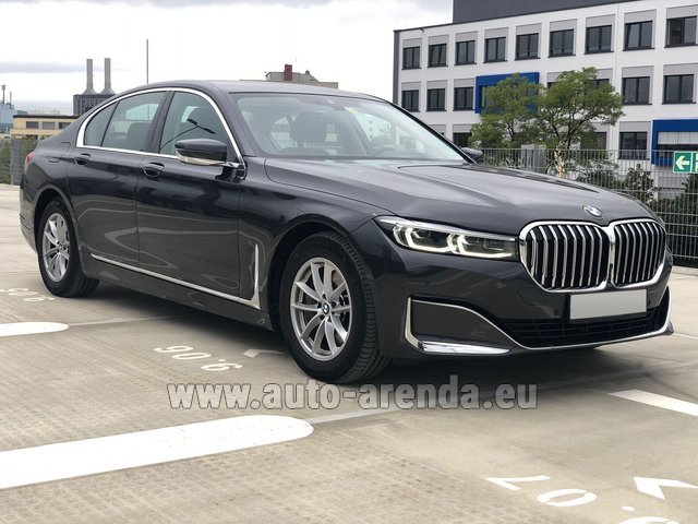 Rental BMW 730d xDrive in the Nice airport