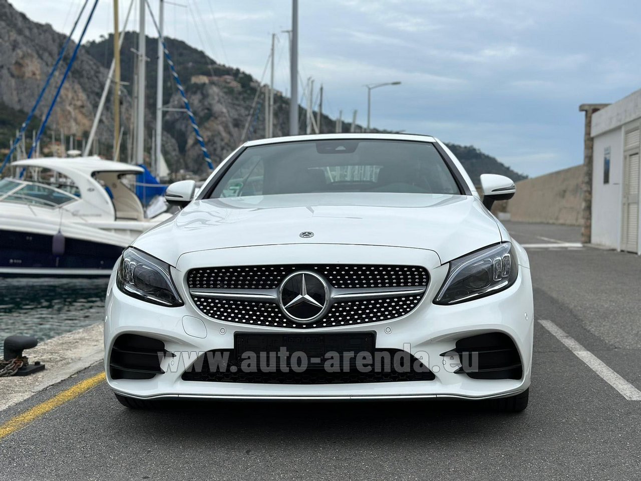 Аренда автомобиля Мерседес-Бенц C-Class C 200 кабриолет AMG комплектация  белая в Кассисе