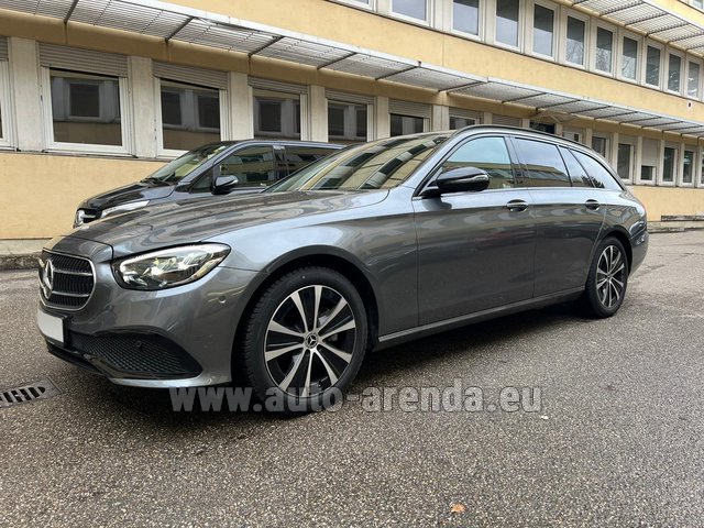 Rental Mercedes-Benz E220d 4MATIC AMG equipment in the Nice airport