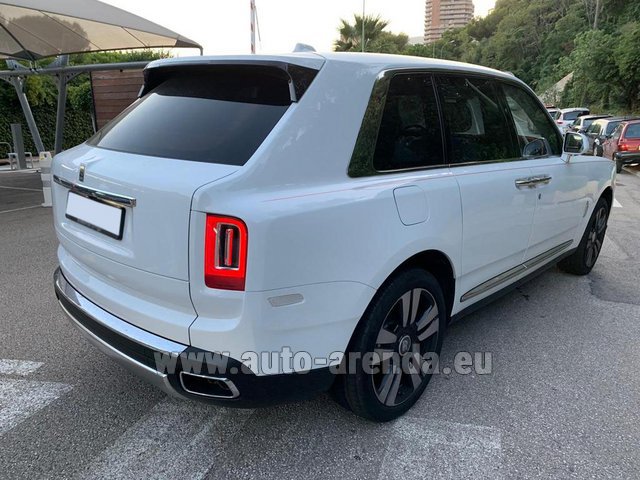 Rent the RollsRoyce Cullinan White car in Cassis
